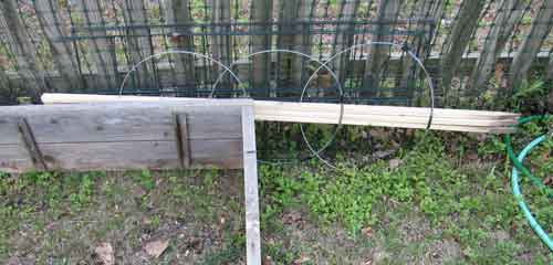 folded tomato cage